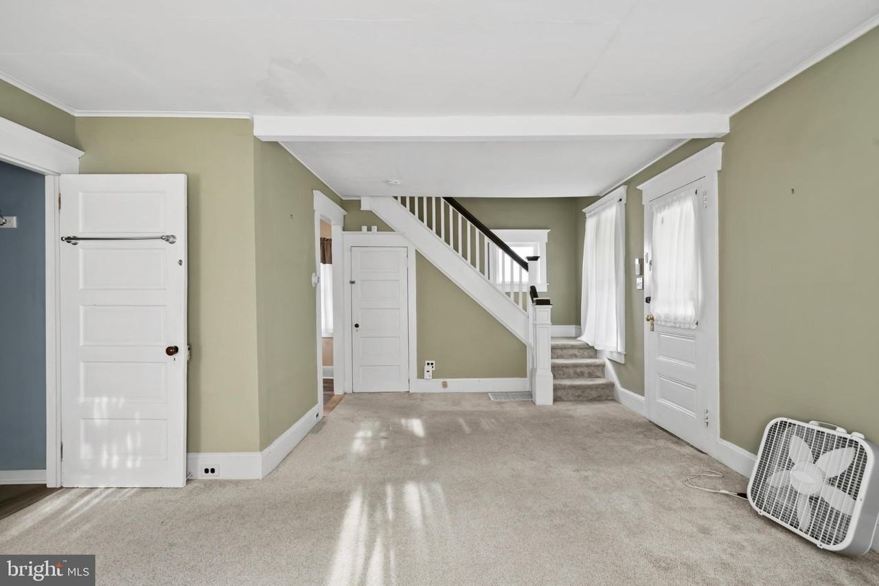 33 Williamson Ave - Photo 4 of 15