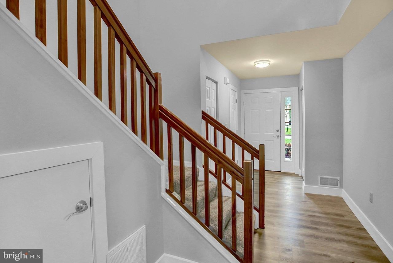 344 Stonehedge Ln - Photo 6 of 38