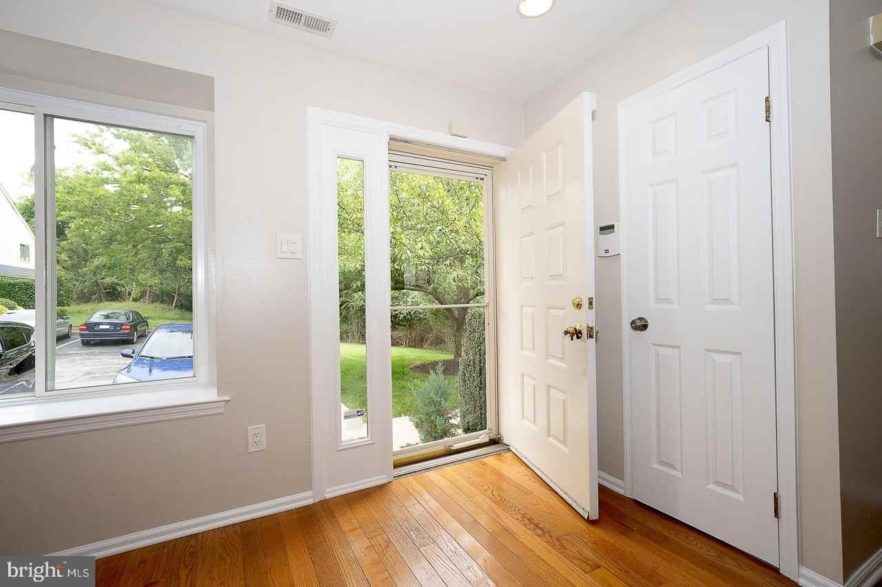 15 Landmark Dr - Photo 2 of 43