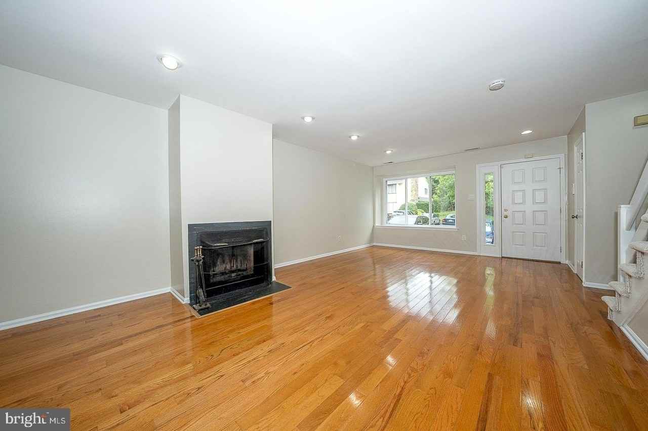 15 Landmark Dr - Photo 5 of 43