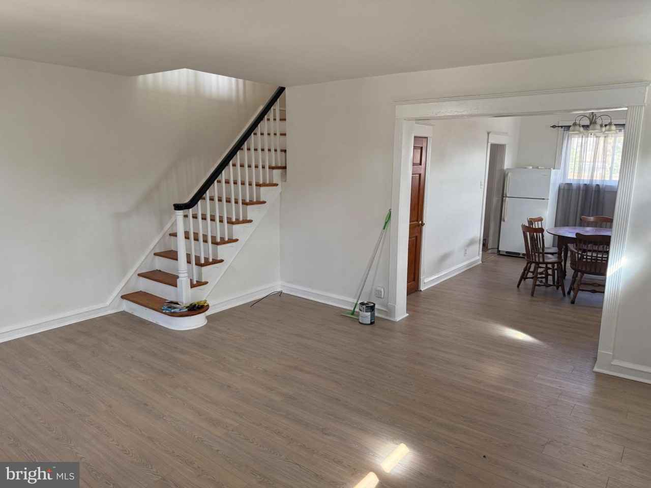 261 Long Ln - Photo 2 of 17