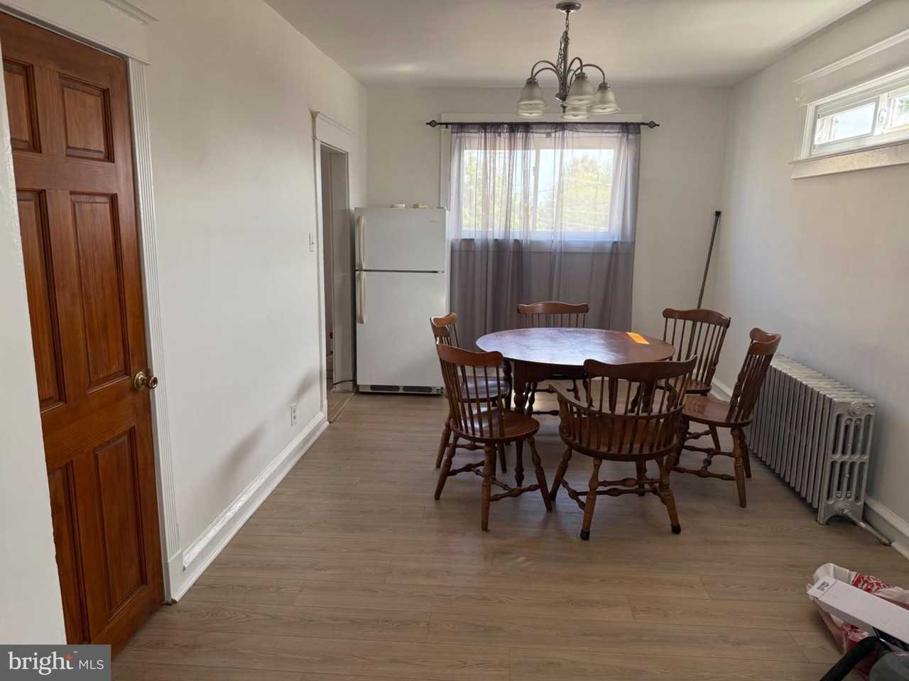 261 Long Ln - Photo 4 of 17