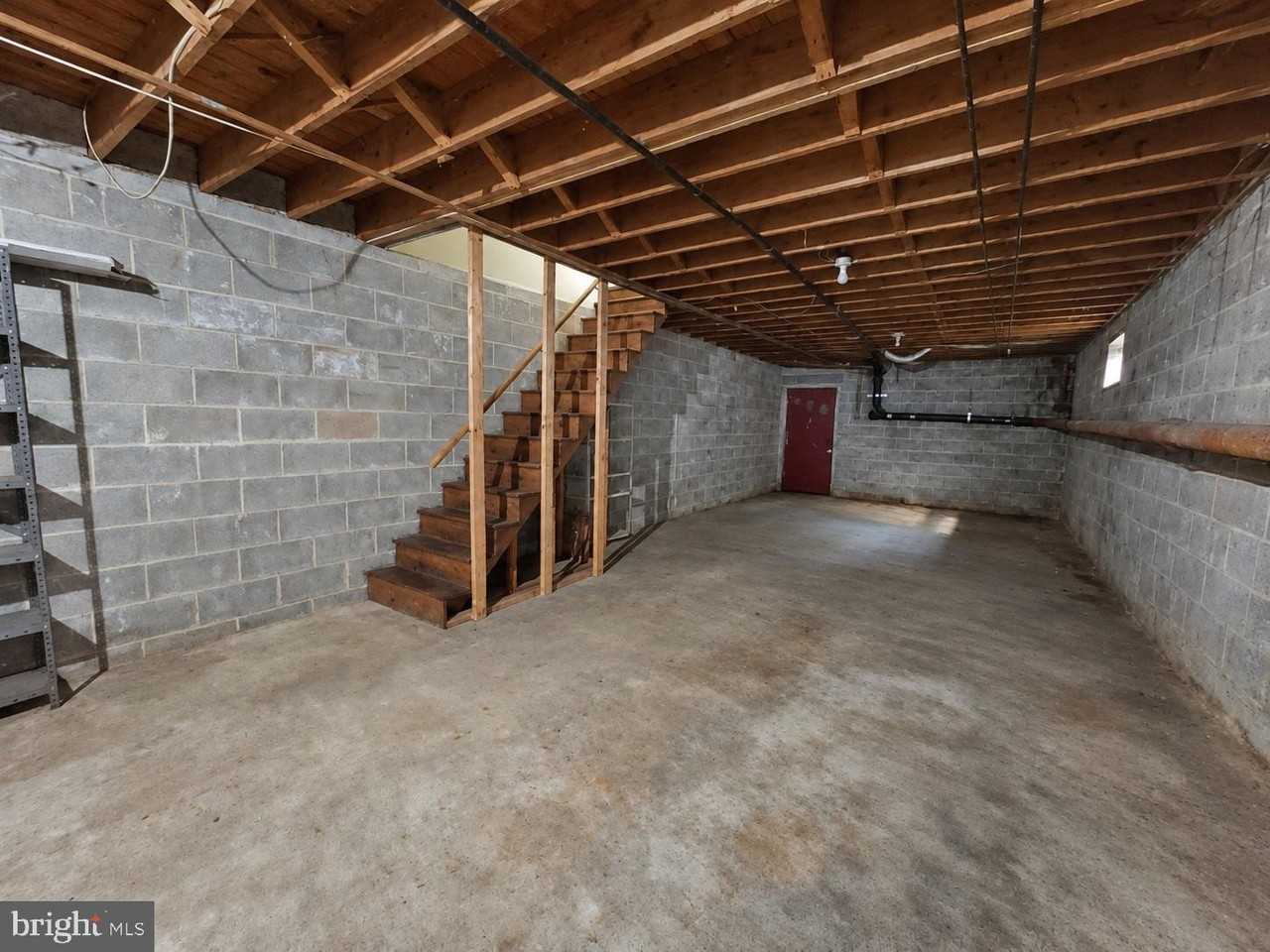 130 Eachus Ave - Photo 4 of 21