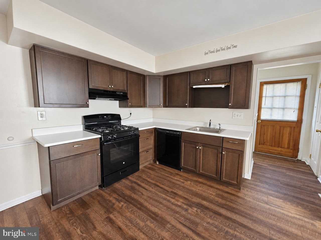 130 Eachus Ave - Photo 7 of 21