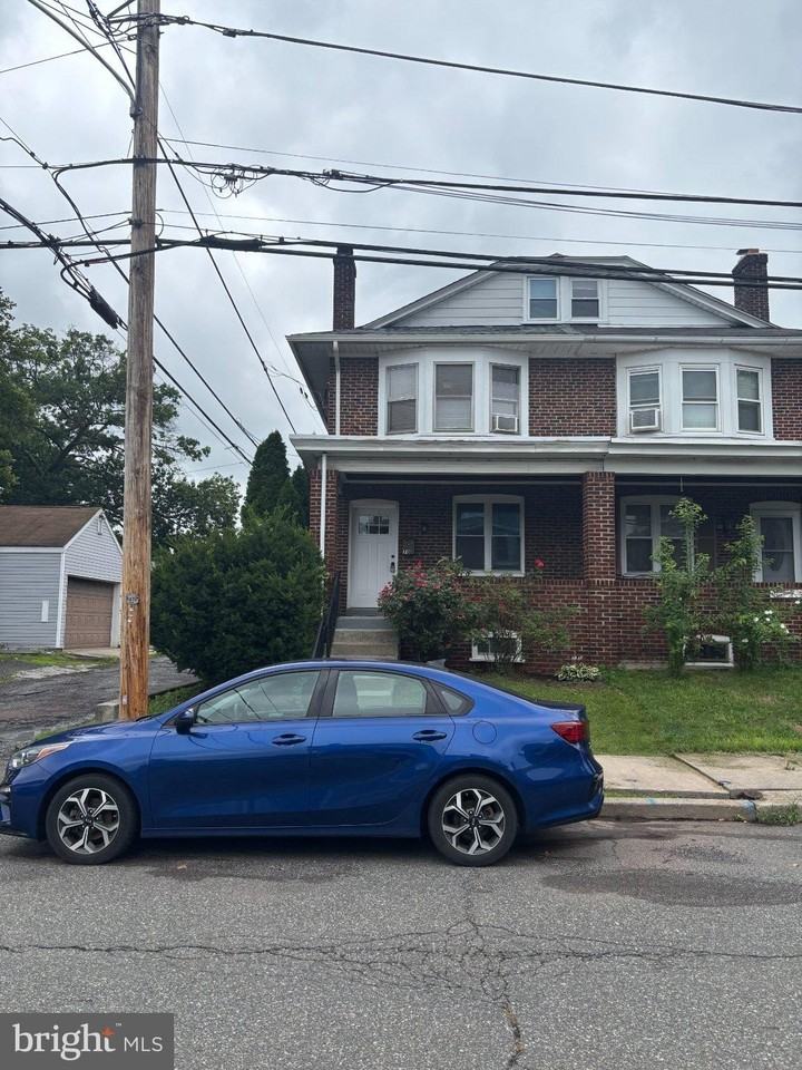 70 S Mount Vernon St - Photo 2 of 34