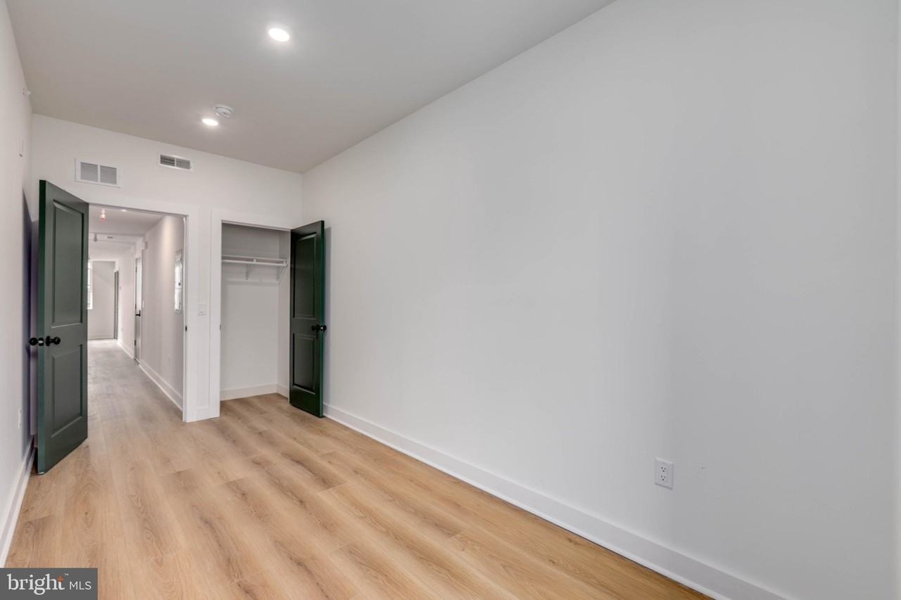 1224 W Silver St #2 - Photo 3 of 12