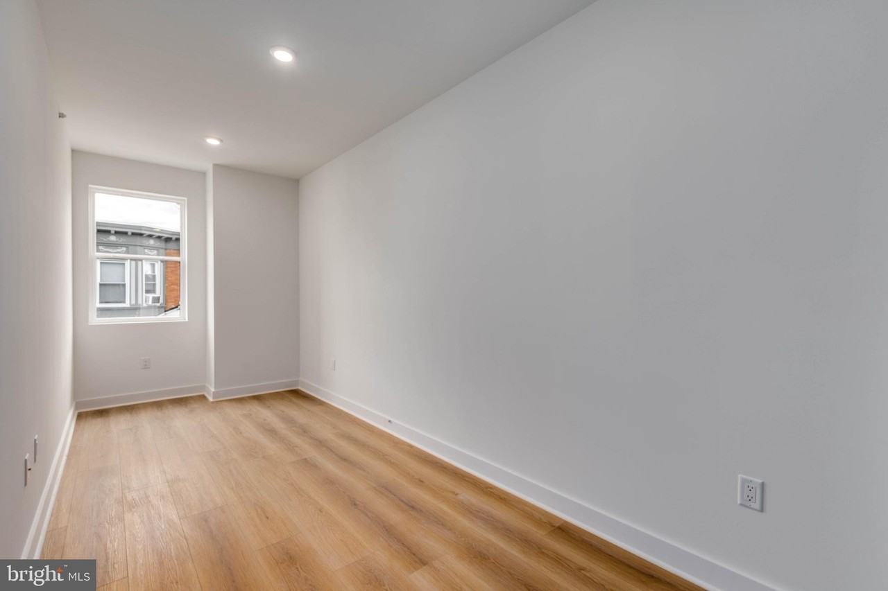 1224 W Silver St #2 - Photo 4 of 12