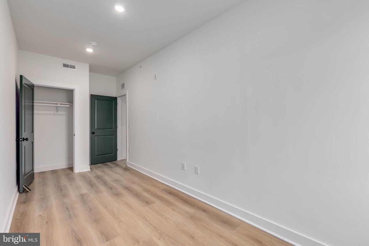 1224 W Silver St #2 - Photo 5 of 12