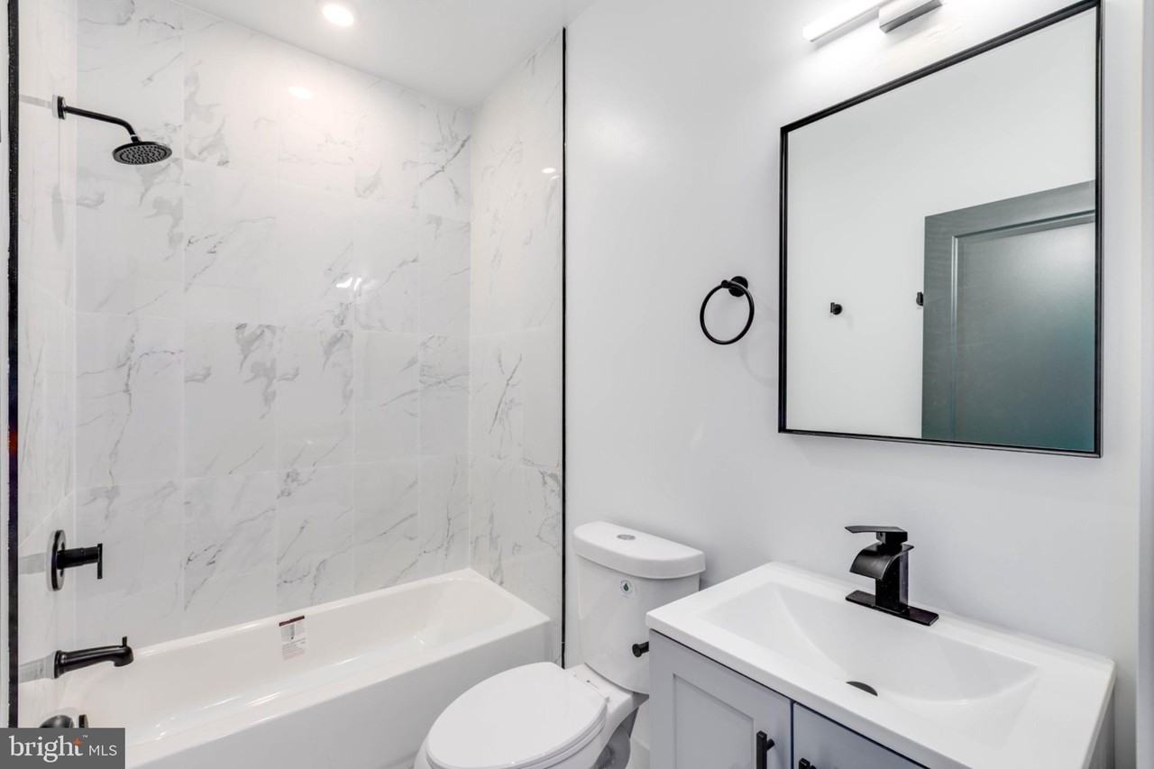 1224 W Silver St #2 - Photo 6 of 12
