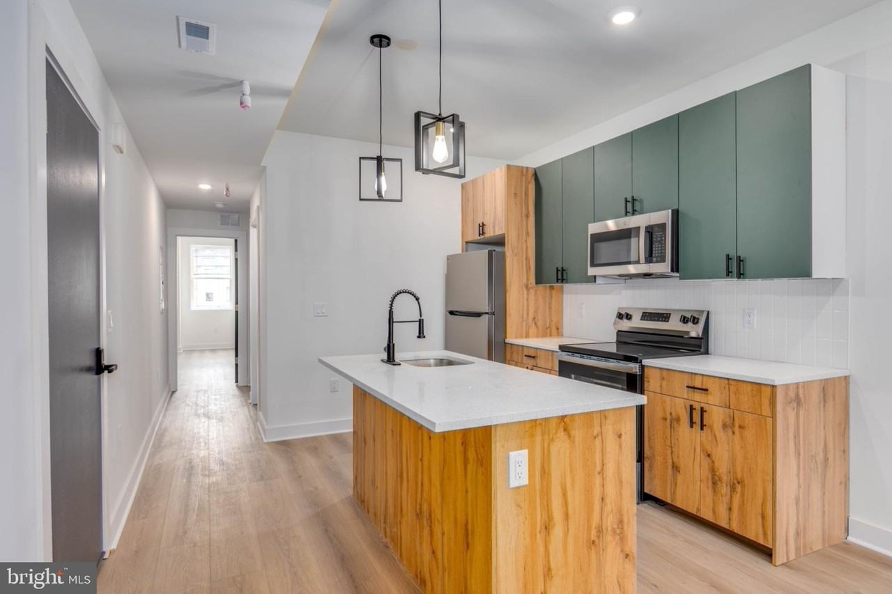 1224 W Silver St #2 - Photo 7 of 12