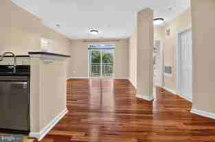 801 S Greenbrier St #210 - Photo 1 of 1