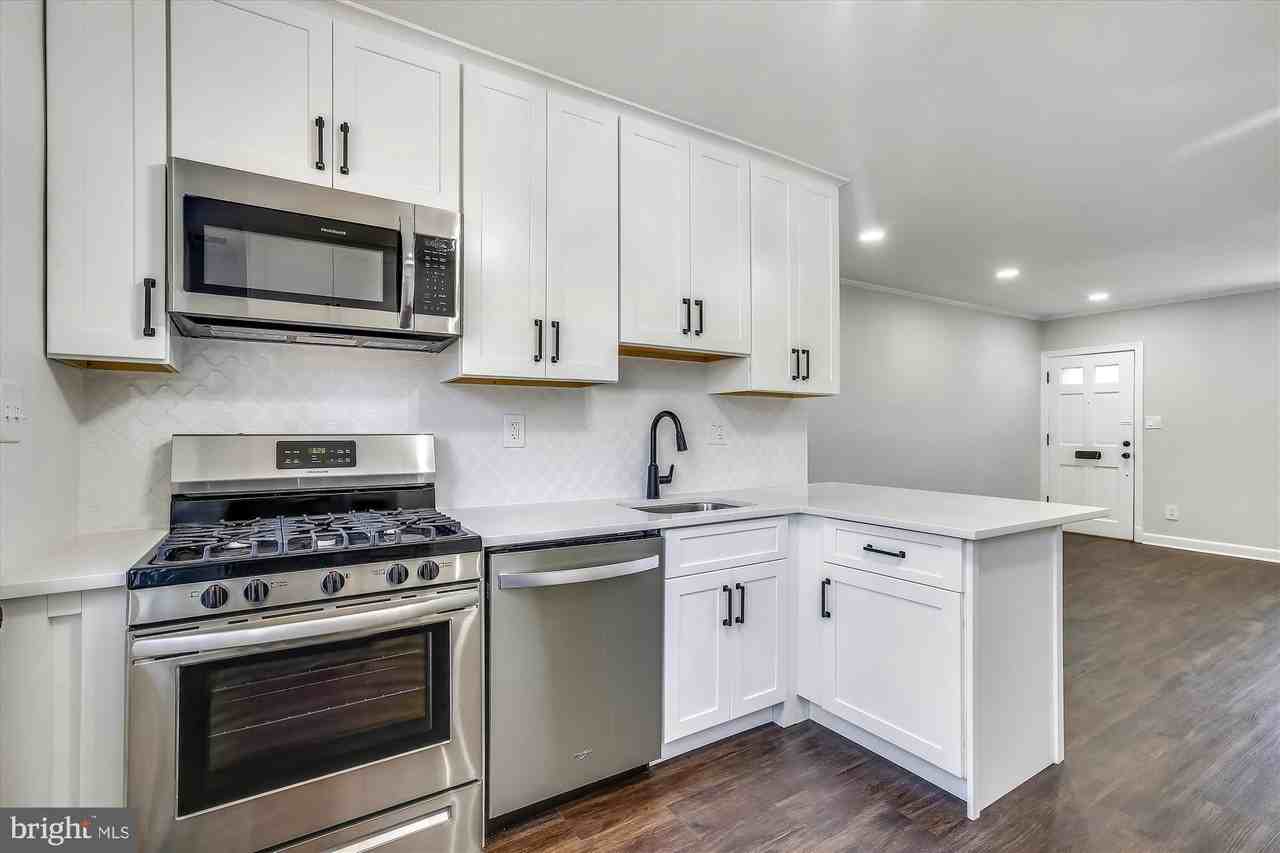 1201 S Barton St #137 - Photo 3 of 28