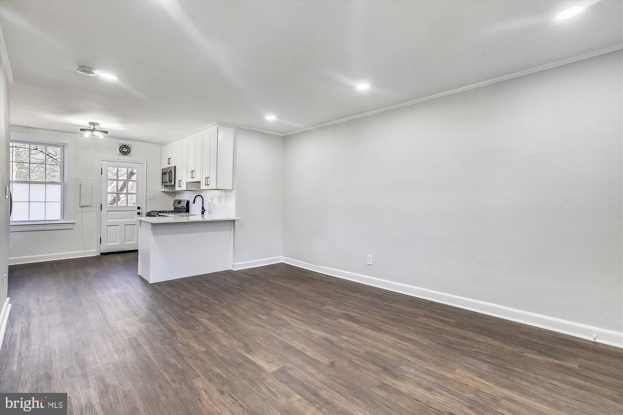 1201 S Barton St #137 - Photo 6 of 28
