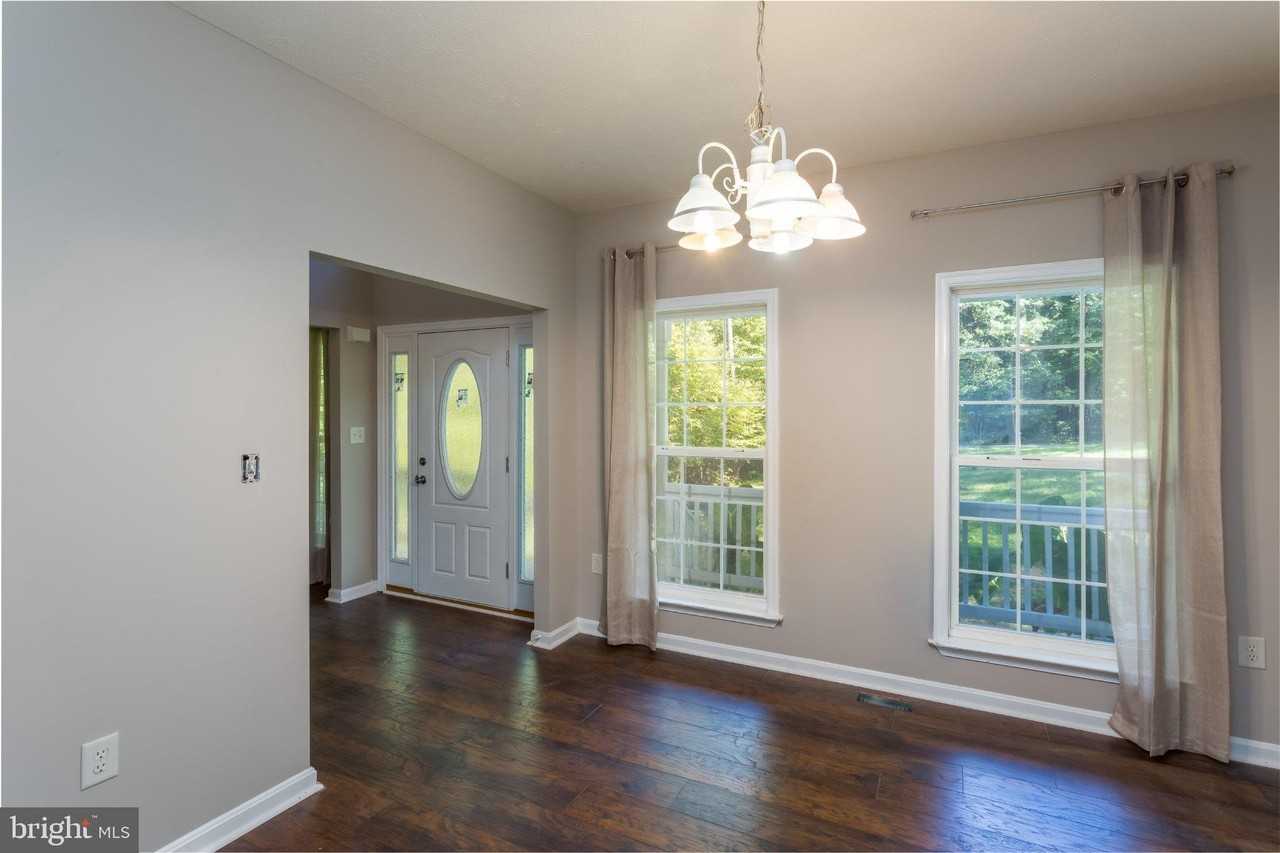 89 Albertson Ct - Photo 3 of 21