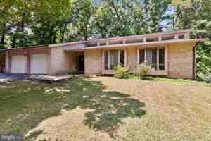 featured image of 1404 Wolftrap Run Rd