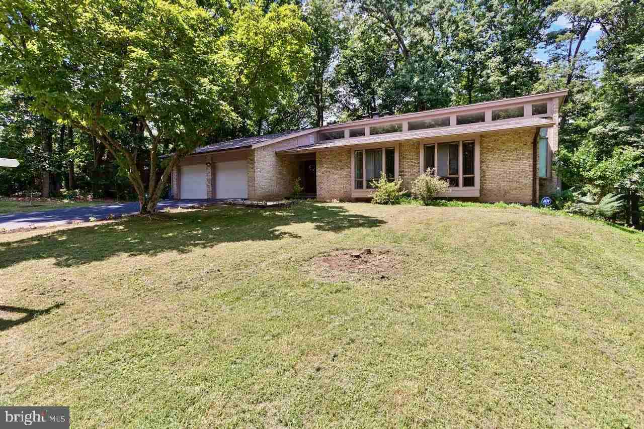 1404 Wolftrap Run Rd - Photo 2 of 33