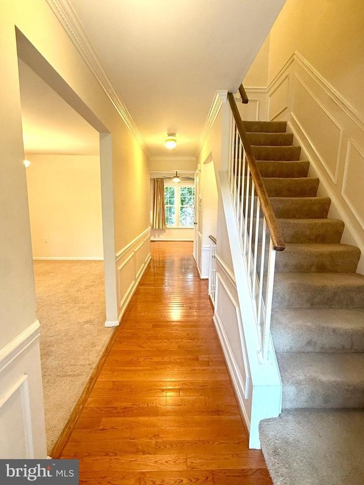 10313 Latney Rd - Photo 4 of 40