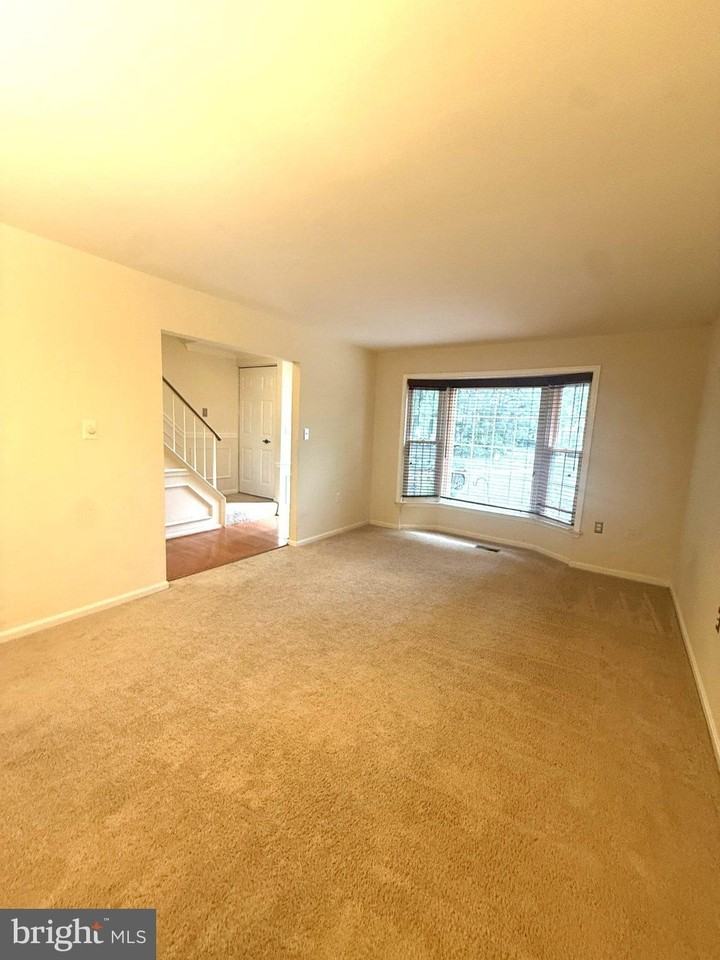 10313 Latney Rd - Photo 5 of 40