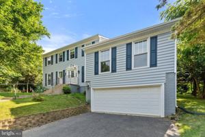 featured image of 8000 Sandburg Ct