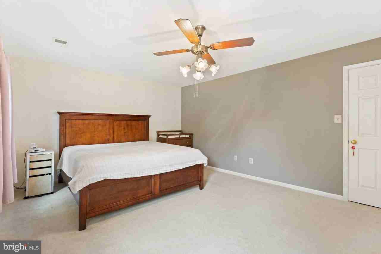8000 Sandburg Ct - Photo 7 of 50