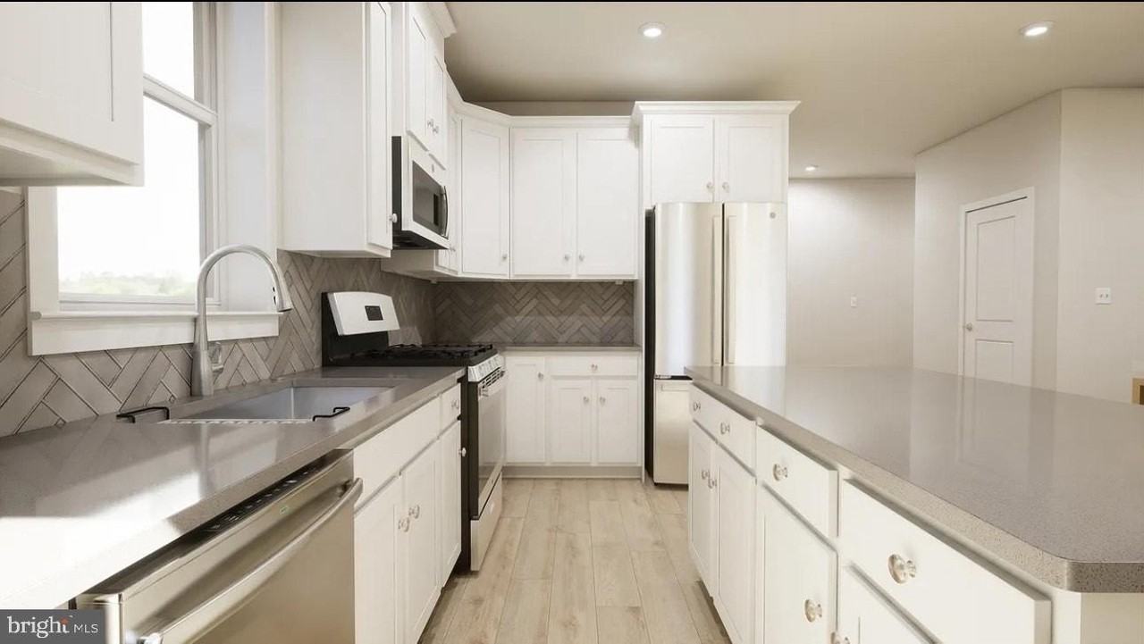 43312 Farringdon Sq #215 - Photo 5 of 10