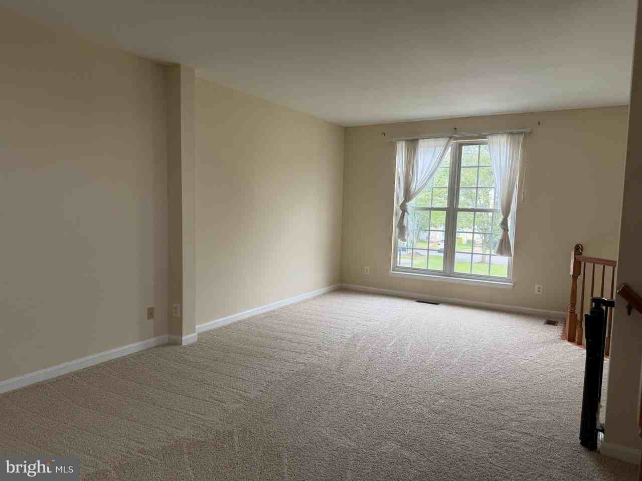 9400 Silver Meteor Ct - Photo 6 of 12