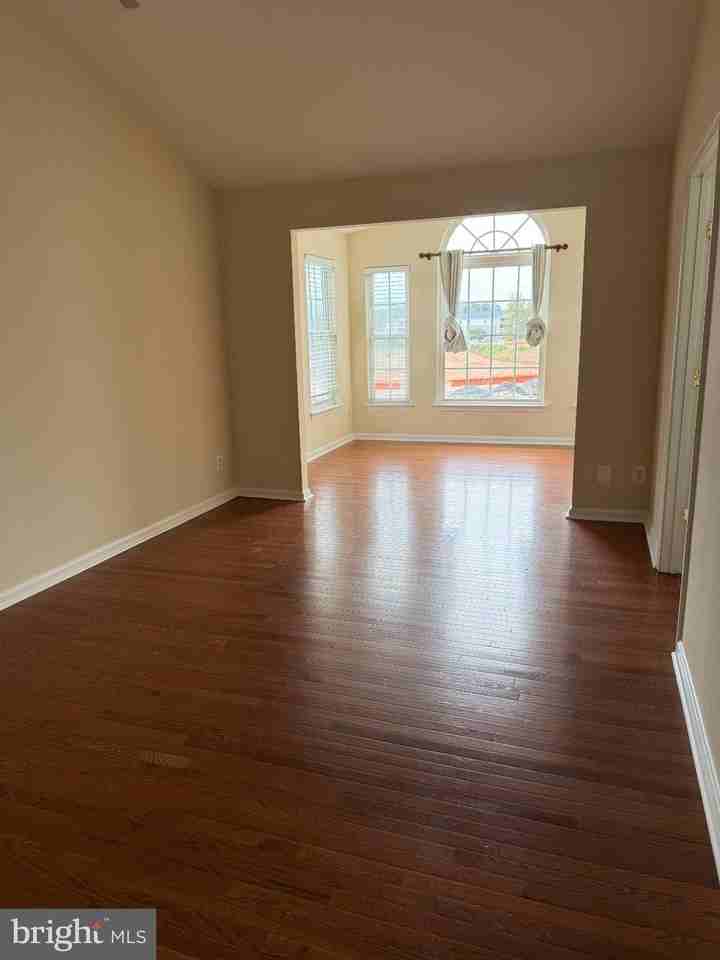9400 Silver Meteor Ct - Photo 7 of 12