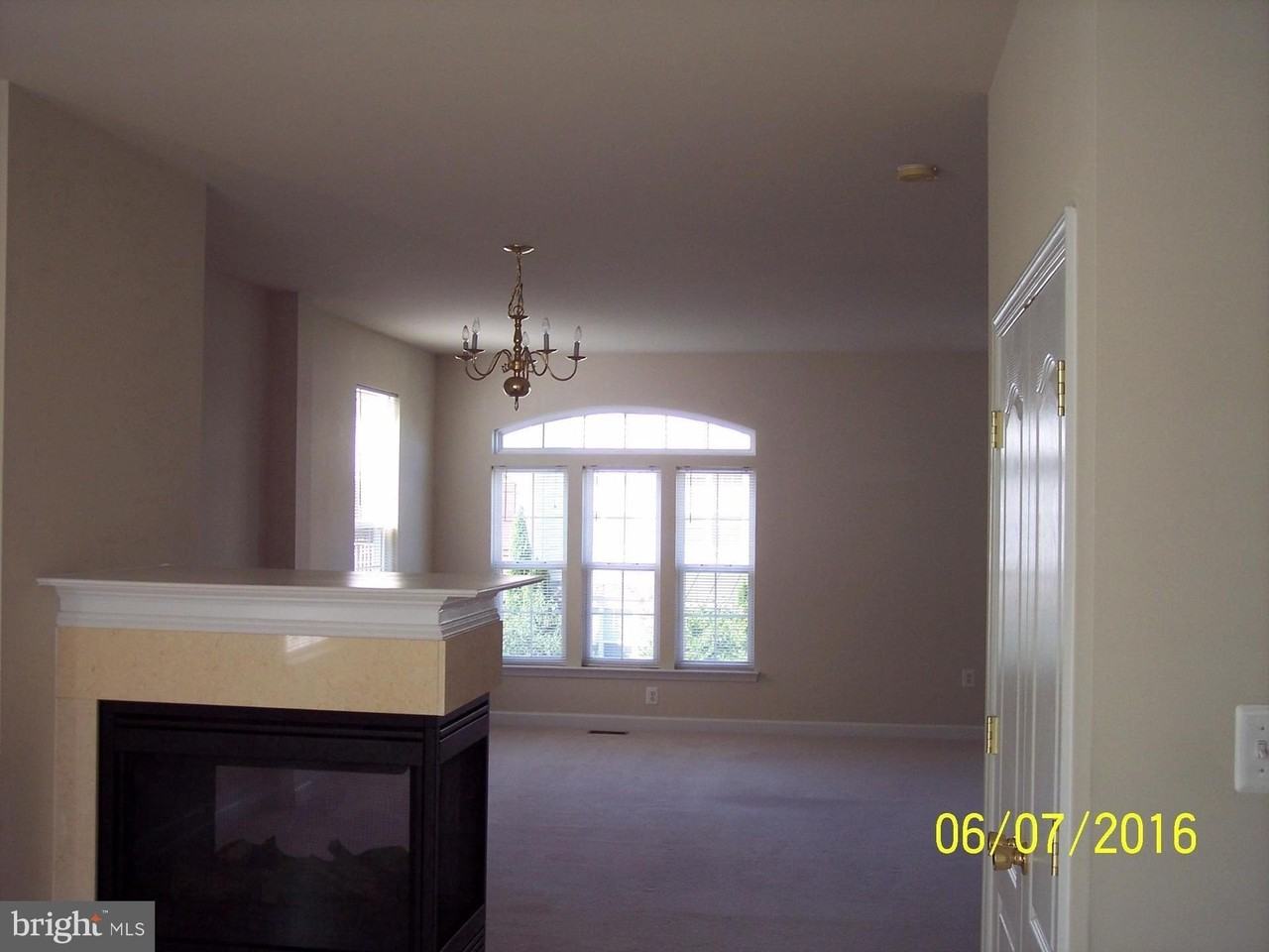 731 Chevington Ct - Photo 3 of 14