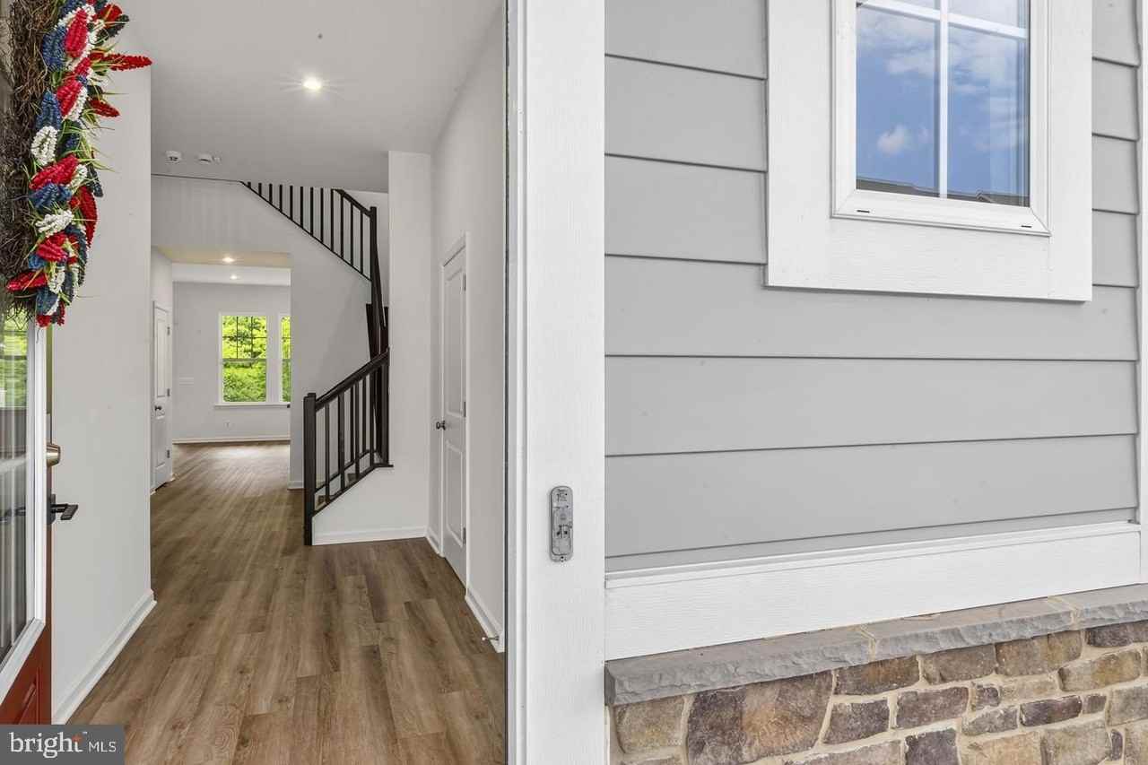 18270 Moss Garden Rd - Photo 4 of 50