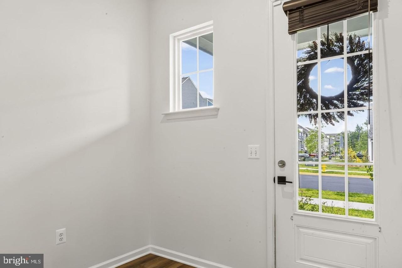 18270 Moss Garden Rd - Photo 5 of 50