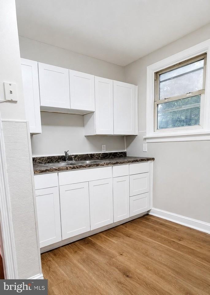 4115 Leake Ave - Photo 3 of 27