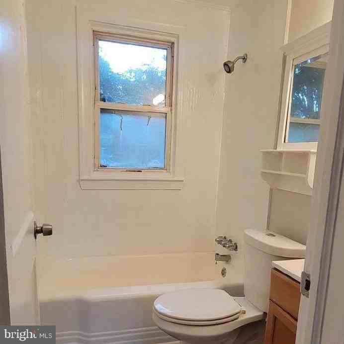 4115 Leake Ave - Photo 7 of 27