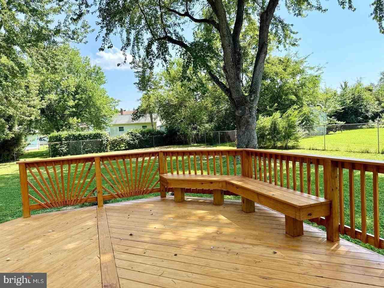 105 Walnut Dr - Photo 4 of 18