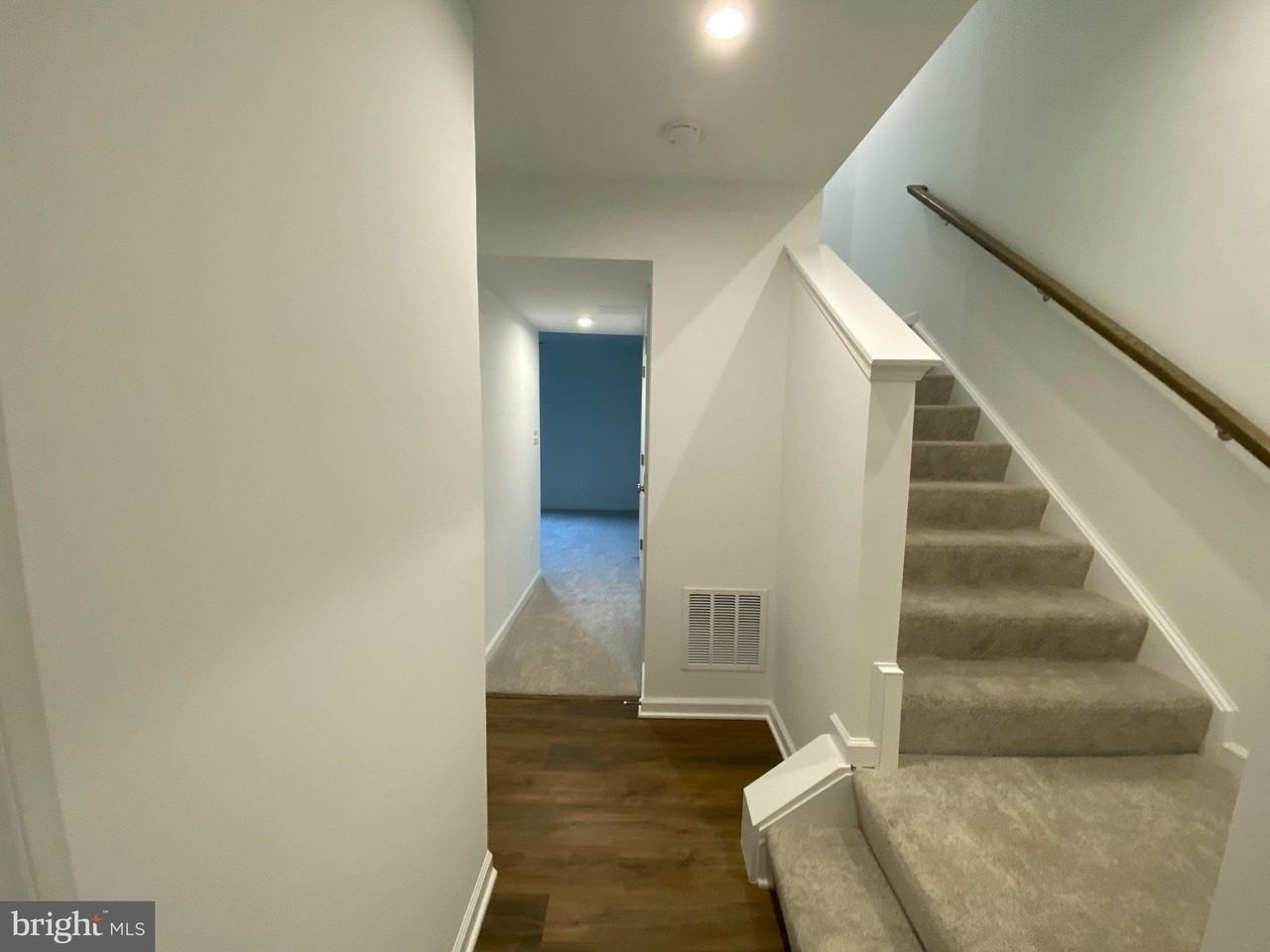 415 Aragon Dr - Photo 3 of 32