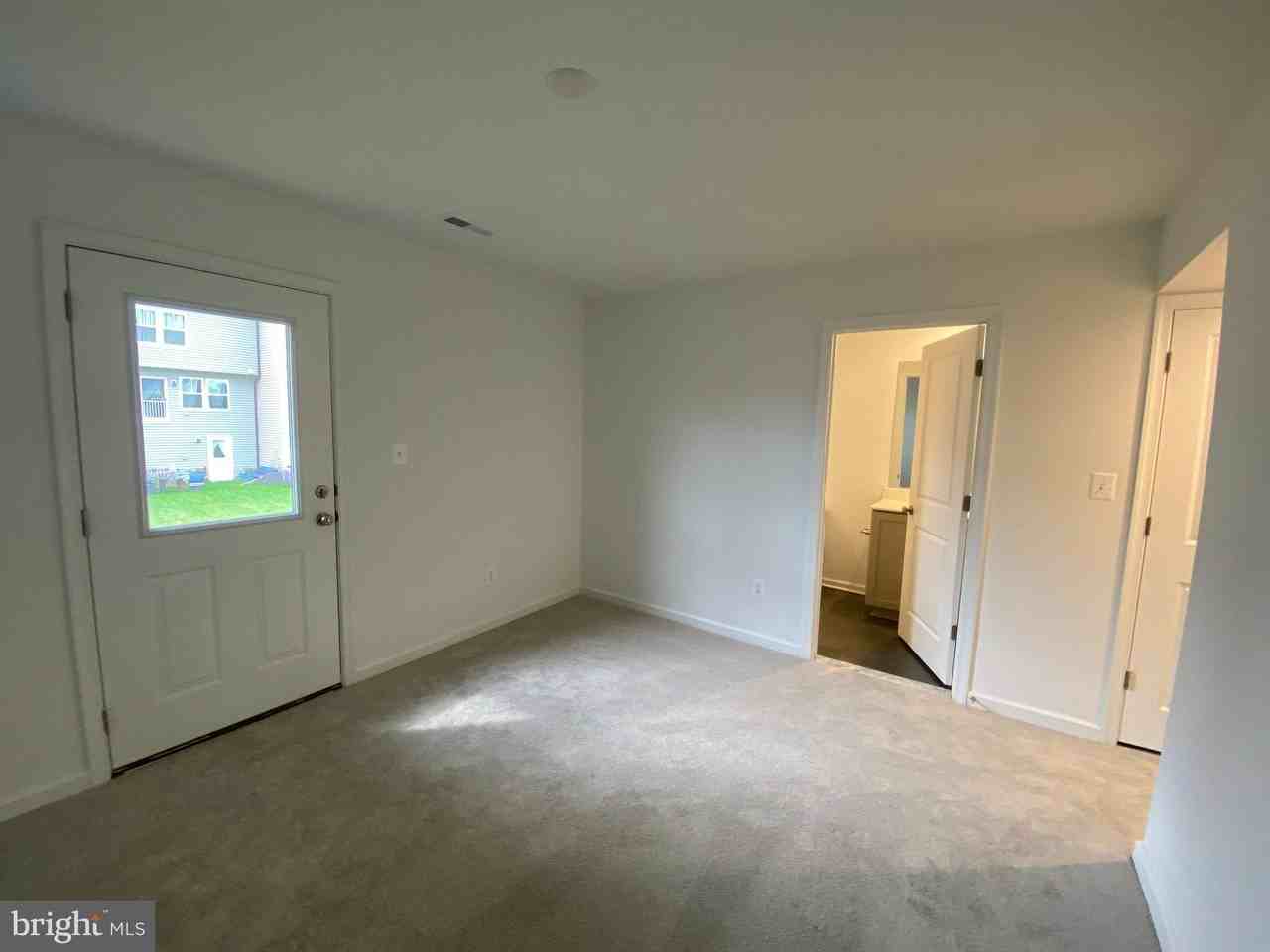 415 Aragon Dr - Photo 5 of 32