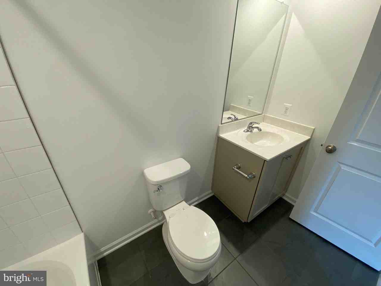 415 Aragon Dr - Photo 6 of 32