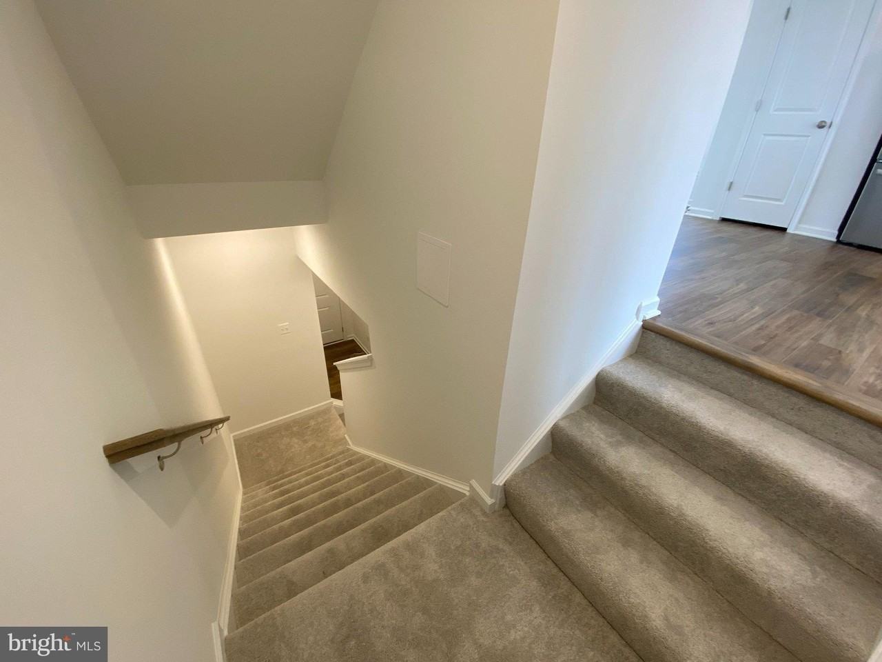 415 Aragon Dr - Photo 7 of 32