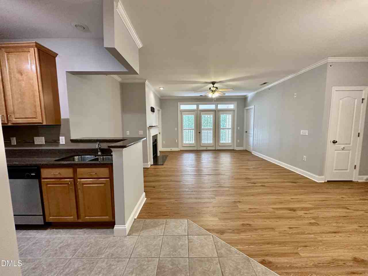2810 Bedford Ave #305 - Photo 4 of 23