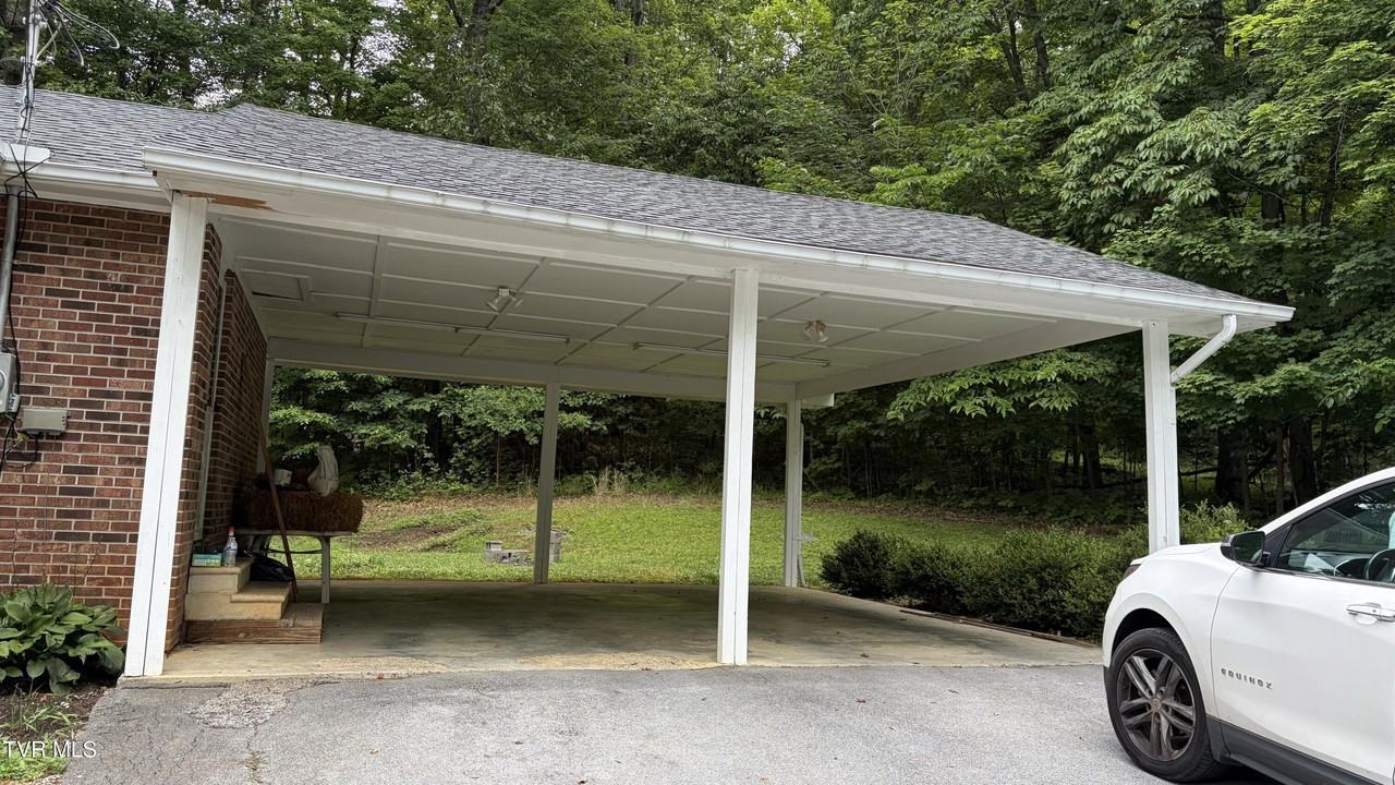 317 Bill Bennett Rd - Photo 2 of 19