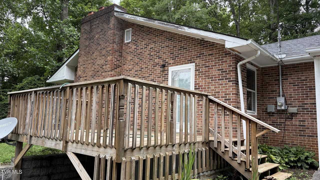317 Bill Bennett Rd - Photo 3 of 19