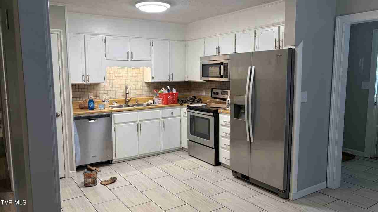 317 Bill Bennett Rd - Photo 7 of 19