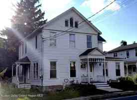 featured image of 14 Anthony St #1stFL