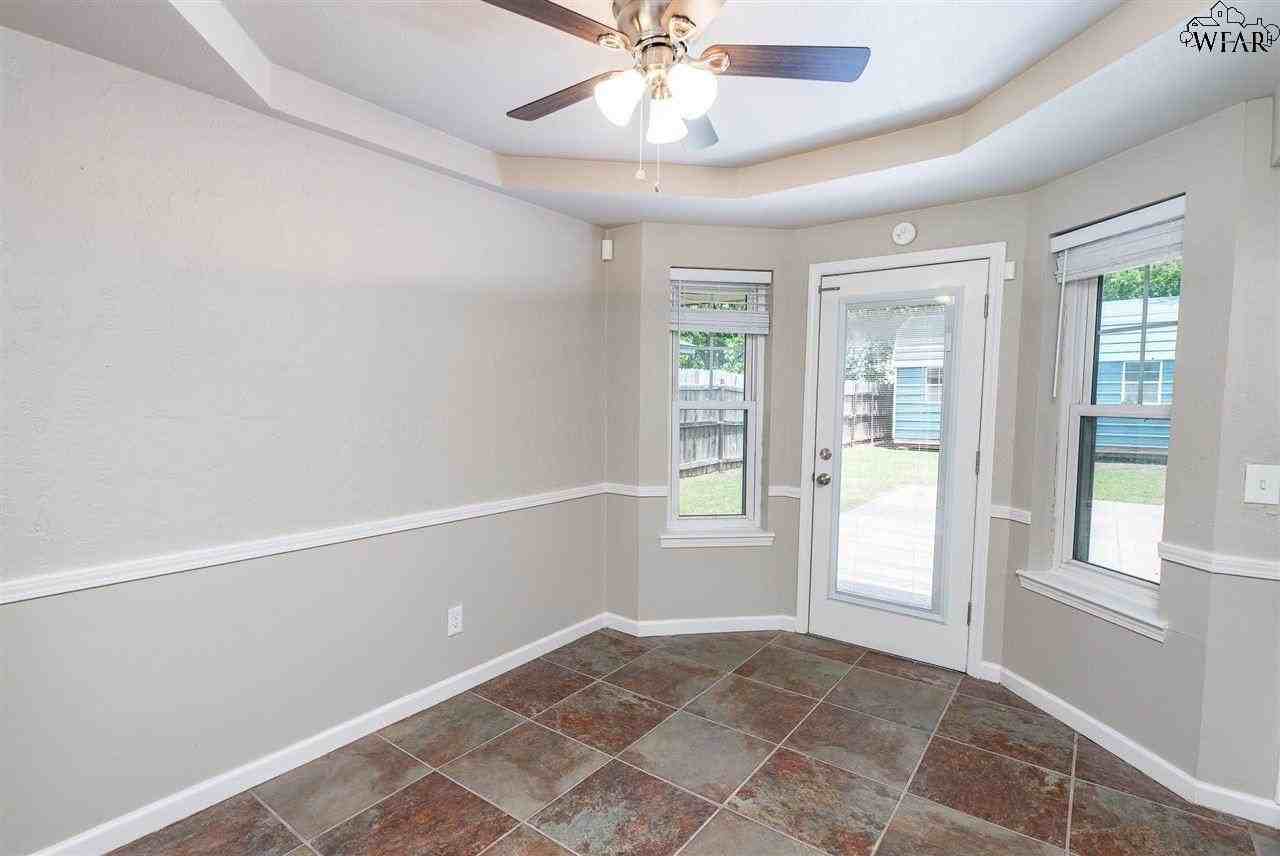 6000 Laci Ln - Photo 5 of 21
