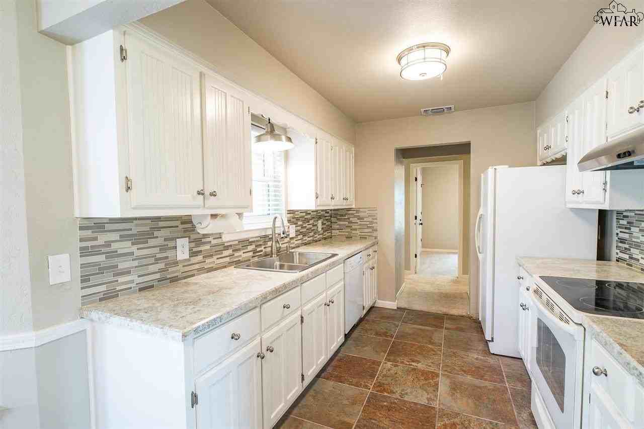 6000 Laci Ln - Photo 7 of 21