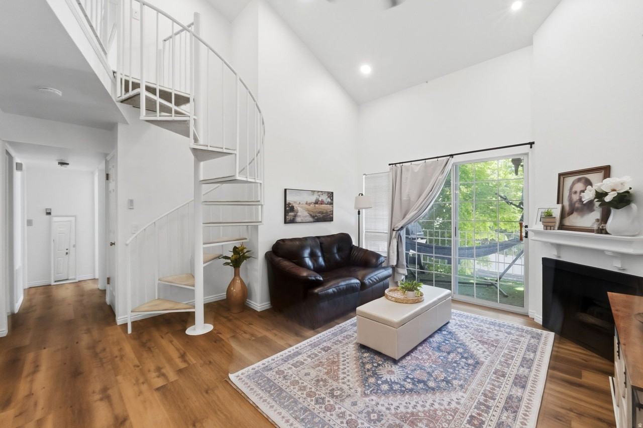 650 S Main St #3304 - Photo 2 of 13
