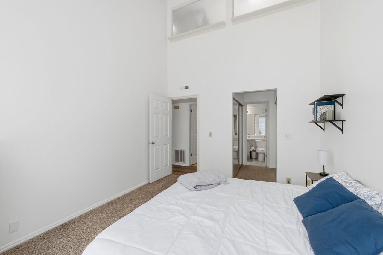650 S Main St #3304 - Photo 7 of 13