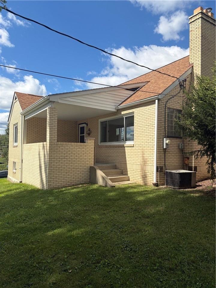 306 Valley Dr