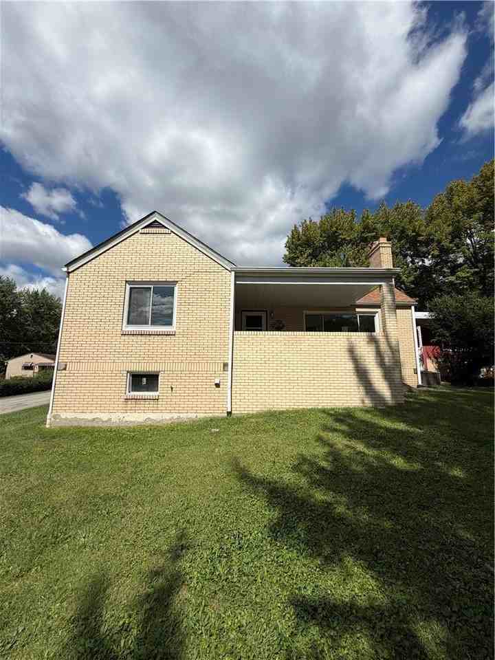 306 Valley Dr - Photo 2 of 24