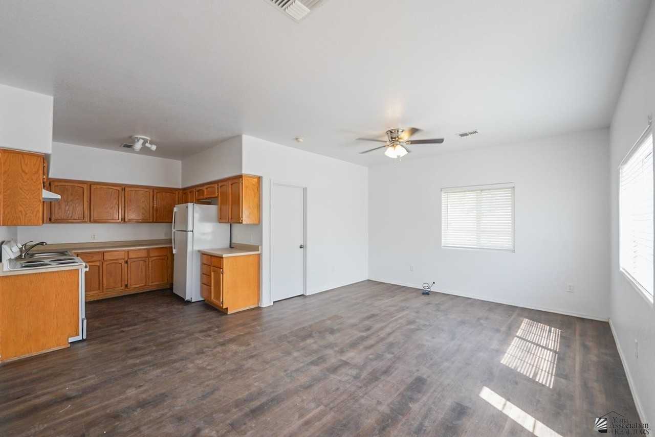 943 S 37th Ave #AB - Photo 7 of 16