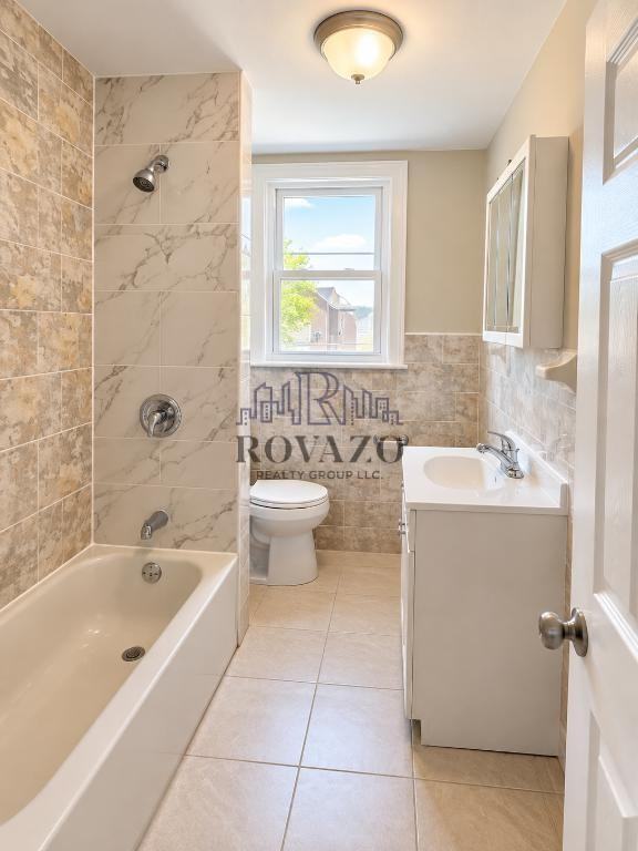 97 University Pl #1C - Photo 2 of 6
